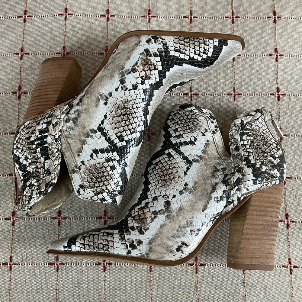 Vince Camuto “Delsimba” Snakeskin Embossed Leather Braided Trim Western Bootie 5 - Picture 6 of 7